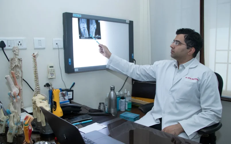 Robotic Knee Surgeons in Chandigarh